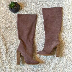 Colin Stuart suede boots size 7M